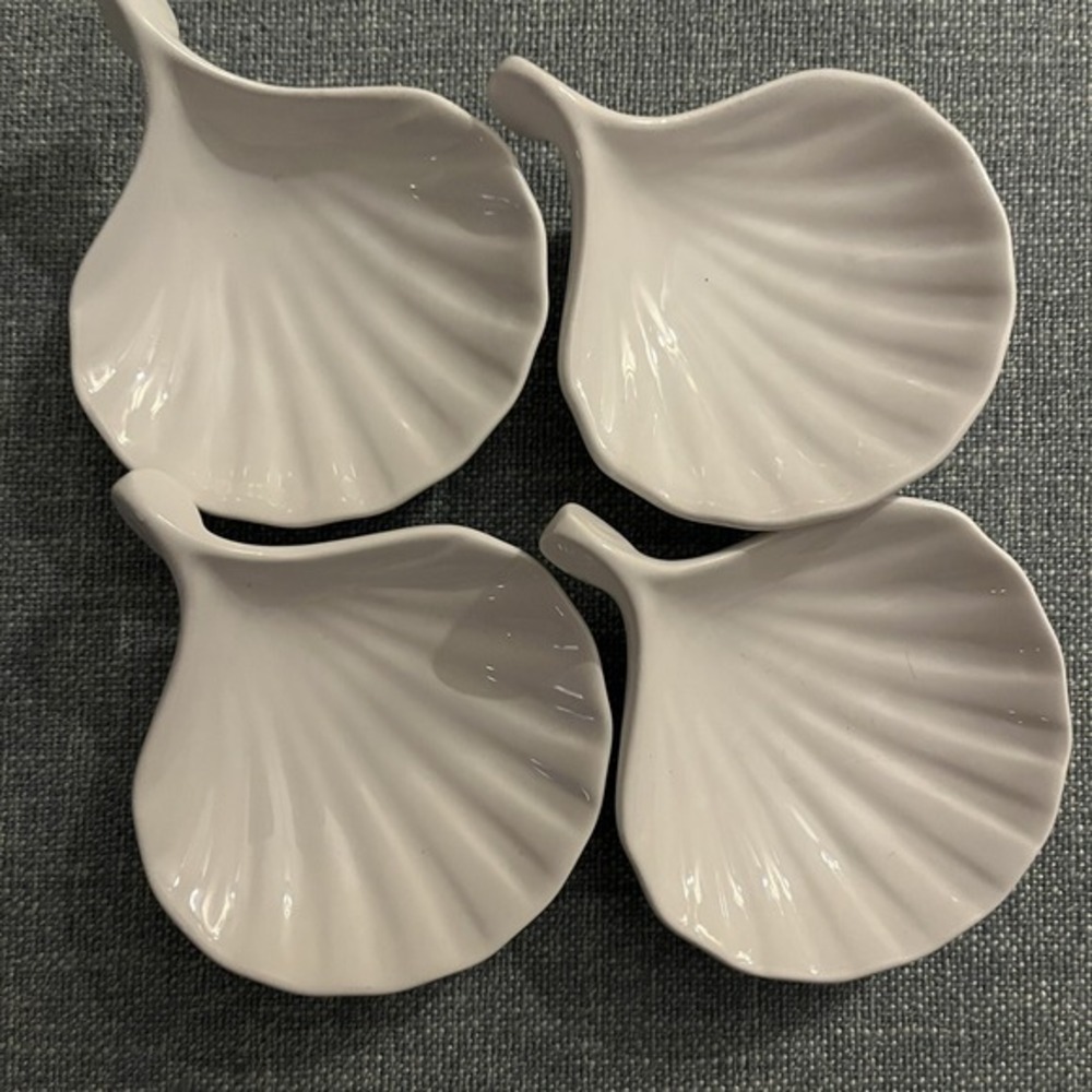 4 Pier 1 Dolomite Ginko Shell Shaped Tiny Sauce Dip Candy Dishes, White. Perfect